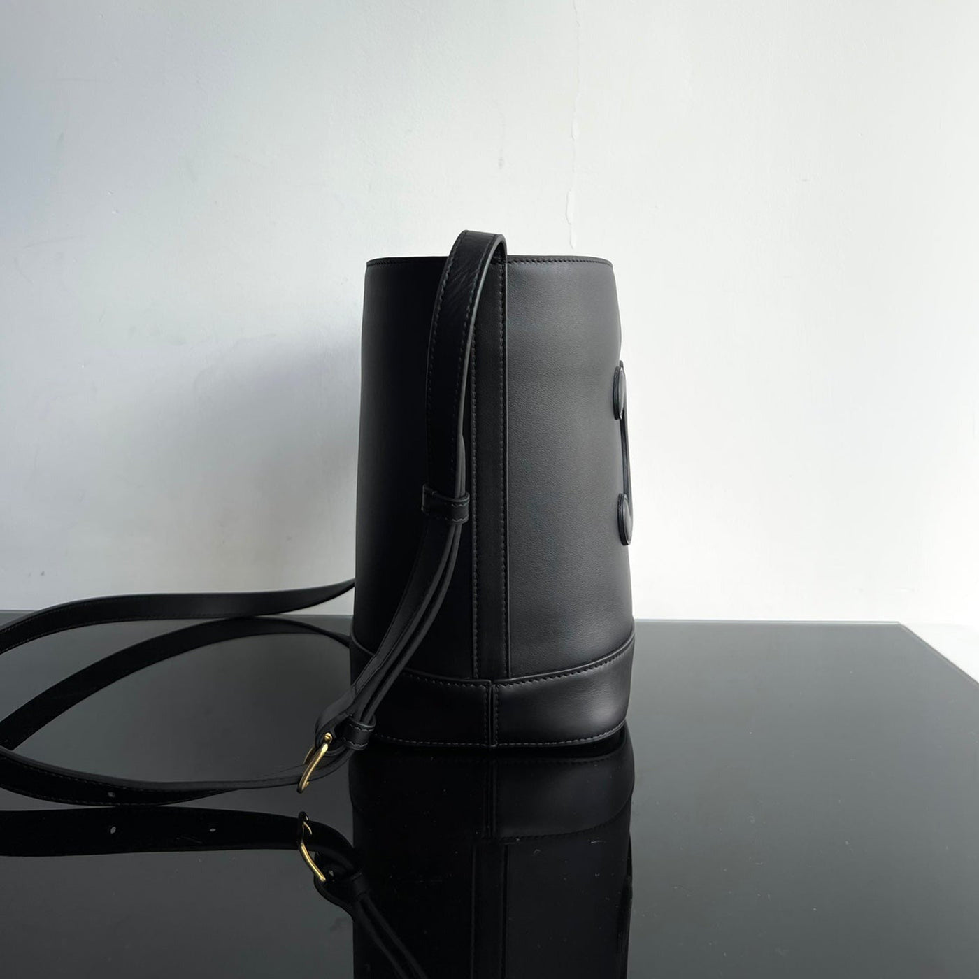 BUCKET CUIR TRIOMPHE 24 CALFSKIN BLACK