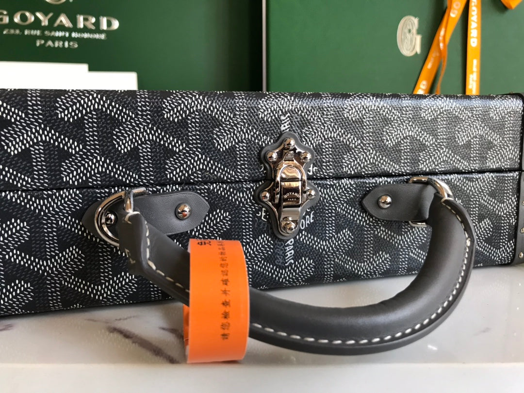 GRAND HÔTEL TRUNK BAG 24 IN GREY BLACK GOYARDINE CANVAS AND CALFSKIN